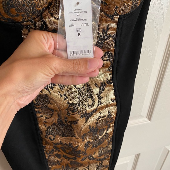 Black and Gold mini Bebe dress - Picture 3 of 10